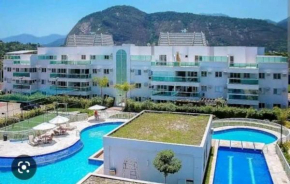 AP Térreo c/ piscina e churrasqueira na varanda